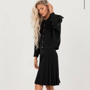 Apparalel Infinity Skirt Black Short length Size L NWT